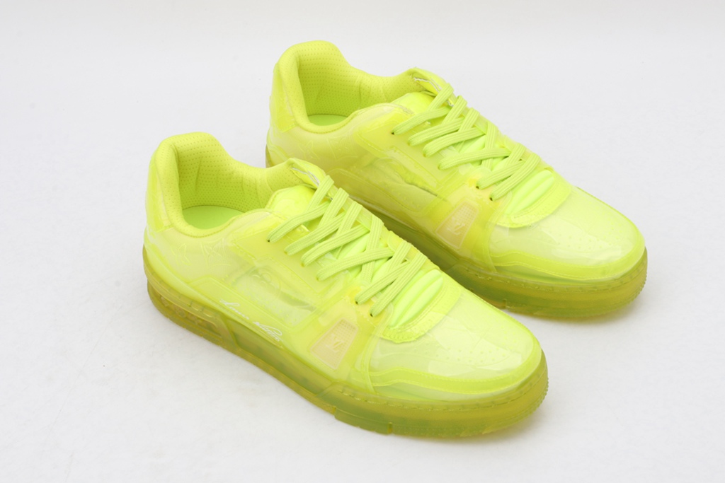 L*V SNEAKER